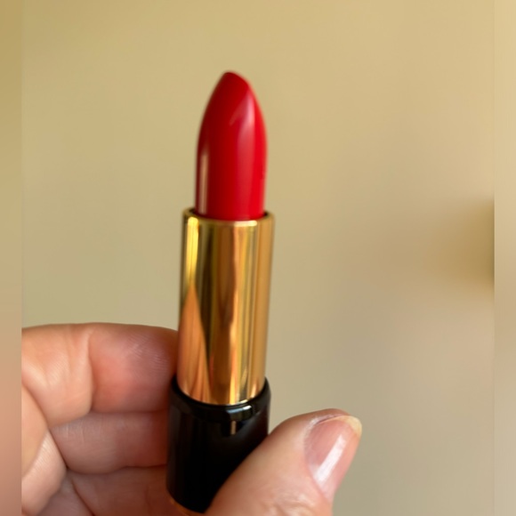 Lipstick - Lancôme L'absolu Rouge Cream Classic Red Lipstick💄in 132 Caprise. - Picture 6 of 14